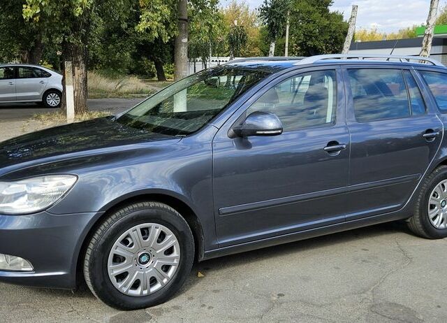 Сірий Шкода Октавія, об'ємом двигуна 2 л та пробігом 140 тис. км за 8300 $, фото 1 на Automoto.ua