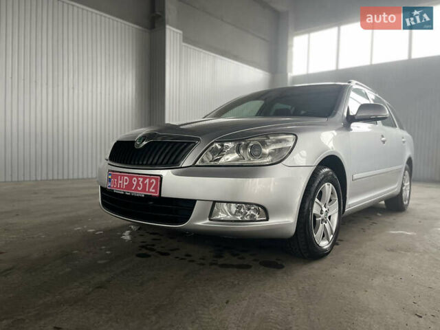 Сірий Шкода Октавія, об'ємом двигуна 1.6 л та пробігом 214 тис. км за 8999 $, фото 12 на Automoto.ua