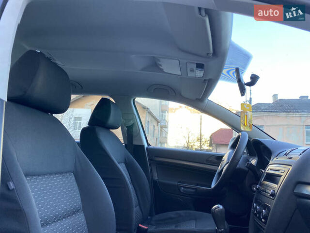 Серый Шкода Октавия, объемом двигателя 1.6 л и пробегом 225 тыс. км за 7999 $, фото 63 на Automoto.ua