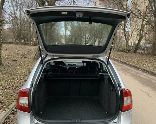 Сірий Шкода Октавія, об'ємом двигуна 1.97 л та пробігом 241 тис. км за 9800 $, фото 16 на Automoto.ua