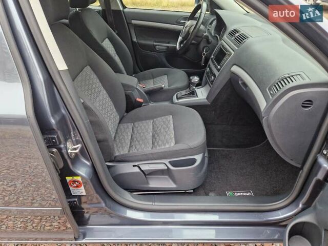 Серый Шкода Октавия, объемом двигателя 2 л и пробегом 284 тыс. км за 11450 $, фото 34 на Automoto.ua