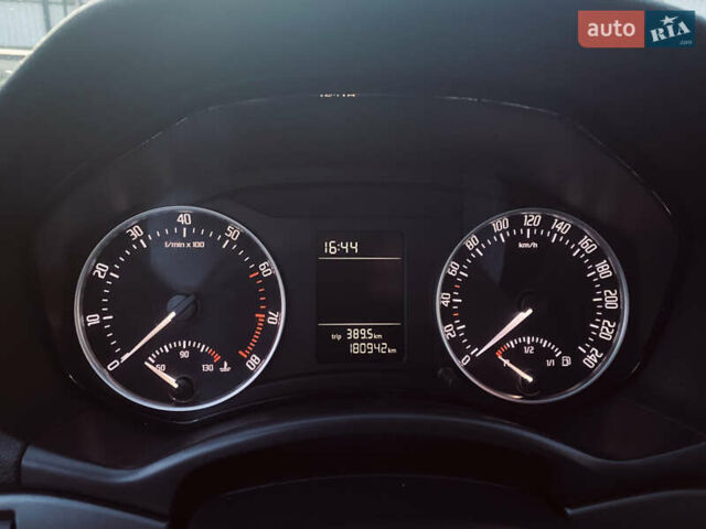 Сірий Шкода Октавія, об'ємом двигуна 1.6 л та пробігом 180 тис. км за 7300 $, фото 39 на Automoto.ua