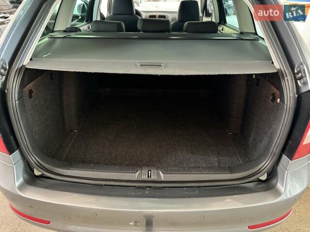 Шкода Октавия 2012 в Житомире на Automoto.ua Серый Шкода Октавия, объемом двигателя 1.6 л и пробегом 210 тыс. км за 8400 $, фото 19 на Automoto.ua