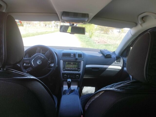 Шкода Октавія 2012 у Костополе на Automoto.ua Сірий Шкода Октавія, об'ємом двигуна 1.6 л та пробігом 248 тис. км за 9300 $, фото 5 на Automoto.ua