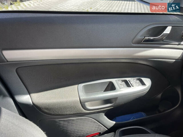 Серый Шкода Октавия, объемом двигателя 1.6 л и пробегом 290 тыс. км за 8900 $, фото 12 на Automoto.ua