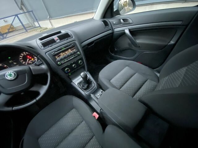 Шкода Октавия 2012 в Киеве на Automoto.ua Серый Шкода Октавия, объемом двигателя 1.6 л и пробегом 184 тыс. км за 6999 $, фото 20 на Automoto.ua