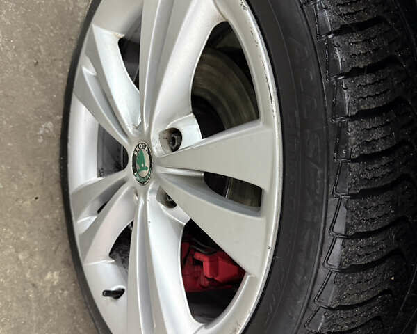 Сірий Шкода Октавія, об'ємом двигуна 2 л та пробігом 270 тис. км за 12000 $, фото 97 на Automoto.ua