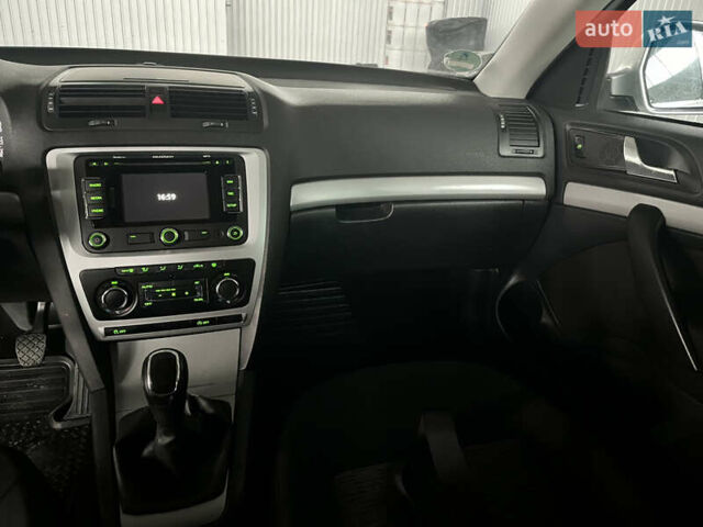 Сірий Шкода Октавія, об'ємом двигуна 1.6 л та пробігом 214 тис. км за 8999 $, фото 50 на Automoto.ua