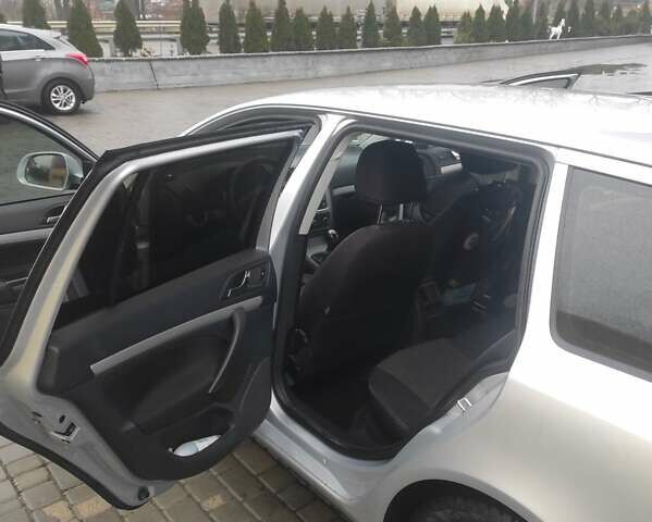 Серый Шкода Октавия, объемом двигателя 1.6 л и пробегом 358 тыс. км за 9000 $, фото 4 на Automoto.ua