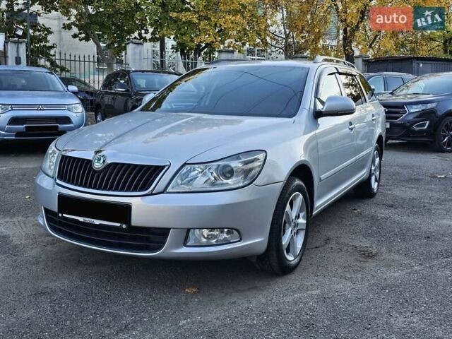 Шкода Октавия 2012 в Одессе на Automoto.ua Серый Шкода Октавия, объемом двигателя 1.97 л и пробегом 274 тыс. км за 9700 $, фото 2 на Automoto.ua