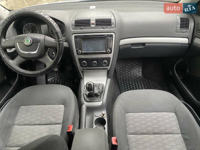 Серый Шкода Октавия, объемом двигателя 1.8 л и пробегом 175 тыс. км за 6000 $, фото 15 на Automoto.ua