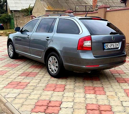 Шкода Октавия 2012 в Николаеве на Automoto.ua Серый Шкода Октавия, объемом двигателя 1.8 л и пробегом 0 тыс. км за 6950 $, фото 2 на Automoto.ua
