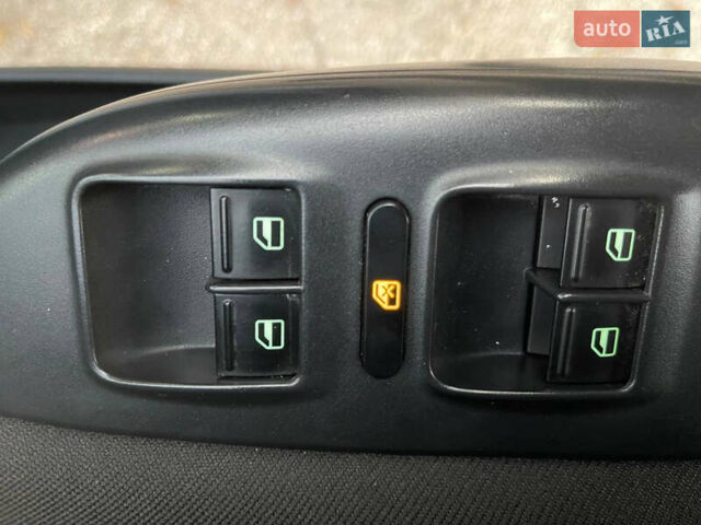 Сірий Шкода Октавія, об'ємом двигуна 1.8 л та пробігом 205 тис. км за 6500 $, фото 14 на Automoto.ua