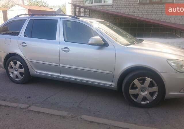 Сірий Шкода Октавія, об'ємом двигуна 2 л та пробігом 216 тис. км за 8800 $, фото 3 на Automoto.ua