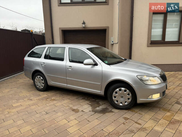 Серый Шкода Октавия, объемом двигателя 1.6 л и пробегом 205 тыс. км за 9600 $, фото 1 на Automoto.ua