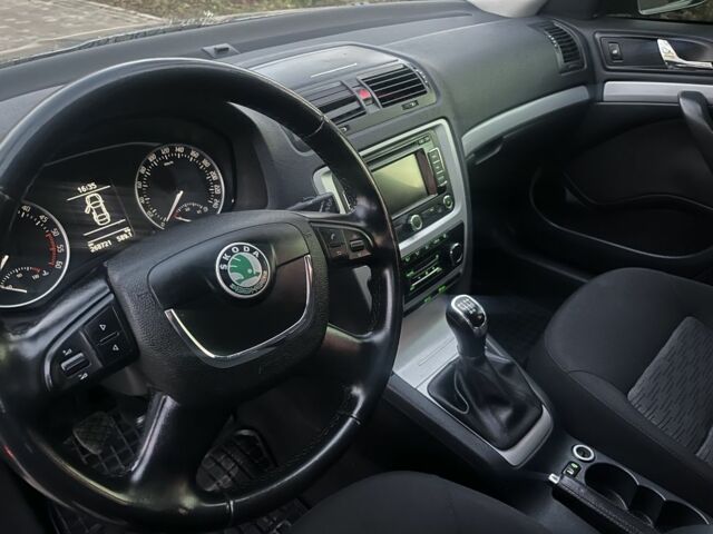 Серый Шкода Октавия, объемом двигателя 1.6 л и пробегом 269 тыс. км за 6900 $, фото 4 на Automoto.ua