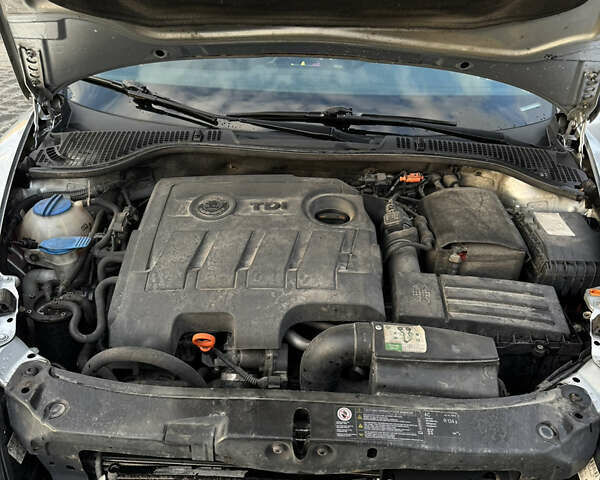 Сірий Шкода Октавія, об'ємом двигуна 1.6 л та пробігом 315 тис. км за 7100 $, фото 11 на Automoto.ua