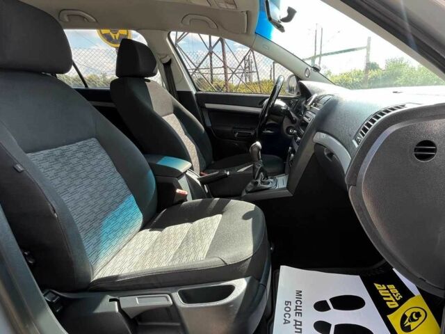 Серый Шкода Октавия, объемом двигателя 1.6 л и пробегом 243 тыс. км за 7600 $, фото 23 на Automoto.ua