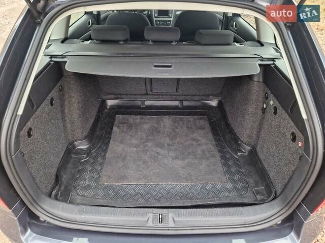 Серый Шкода Октавия, объемом двигателя 2 л и пробегом 284 тыс. км за 11450 $, фото 51 на Automoto.ua