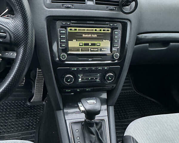 Серый Шкода Октавия, объемом двигателя 1.97 л и пробегом 282 тыс. км за 11700 $, фото 70 на Automoto.ua