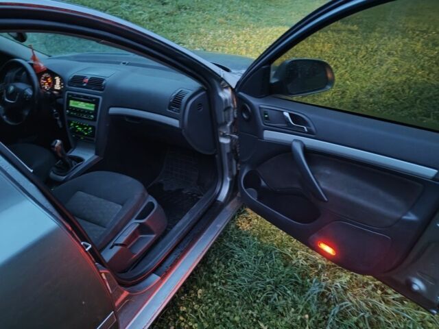 Серый Шкода Октавия, объемом двигателя 2 л и пробегом 243 тыс. км за 9800 $, фото 7 на Automoto.ua