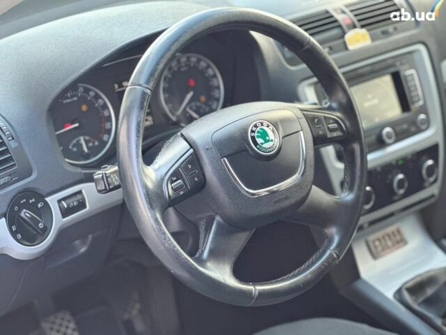 Серый Шкода Октавия, объемом двигателя 1.6 л и пробегом 227 тыс. км за 8980 $, фото 18 на Automoto.ua