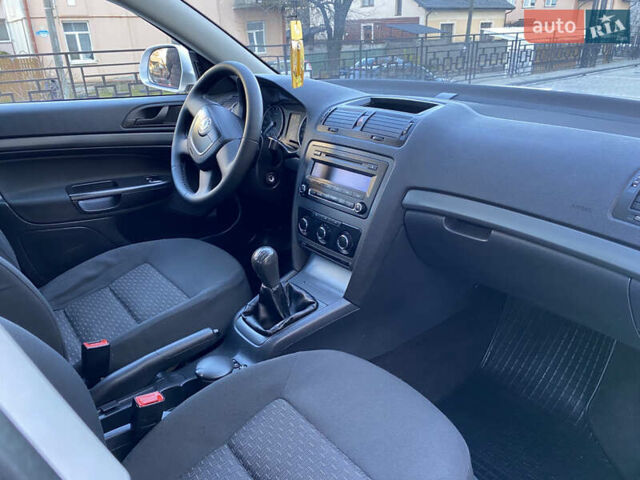 Серый Шкода Октавия, объемом двигателя 1.6 л и пробегом 225 тыс. км за 7999 $, фото 58 на Automoto.ua