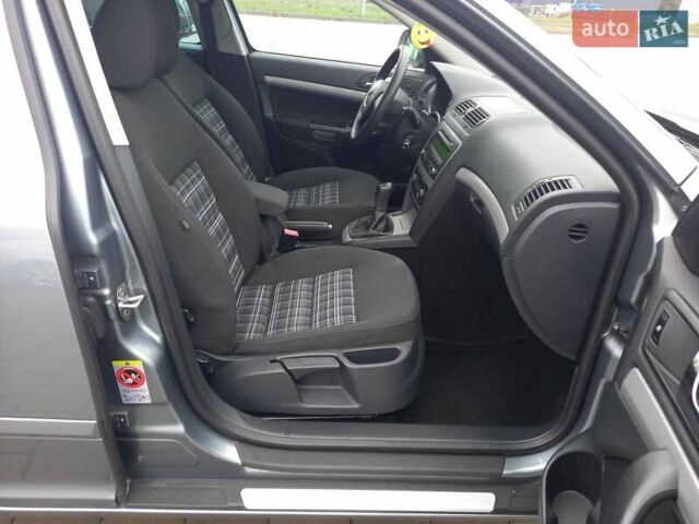 Сірий Шкода Октавія, об'ємом двигуна 1.6 л та пробігом 242 тис. км за 9750 $, фото 13 на Automoto.ua