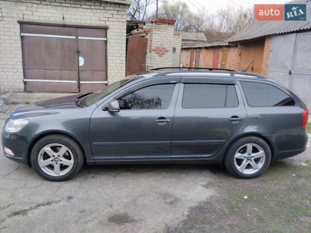 Серый Шкода Октавия, объемом двигателя 1.6 л и пробегом 210 тыс. км за 9200 $, фото 1 на Automoto.ua