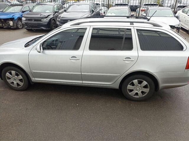 Шкода Октавия 2012 в Киеве на Automoto.ua Серый Шкода Октавия, объемом двигателя 1.6 л и пробегом 283 тыс. км за 7500 $, фото 1 на Automoto.ua