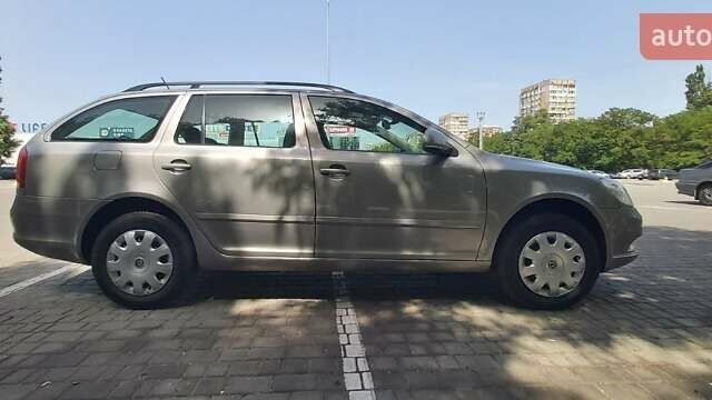 Серый Шкода Октавия, объемом двигателя 1.6 л и пробегом 270 тыс. км за 9100 $, фото 37 на Automoto.ua