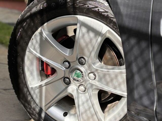 Шкода Октавия 2012 в Ужгороде на Automoto.ua Серый Шкода Октавия, объемом двигателя 1.6 л и пробегом 286 тыс. км за 8350 $, фото 7 на Automoto.ua