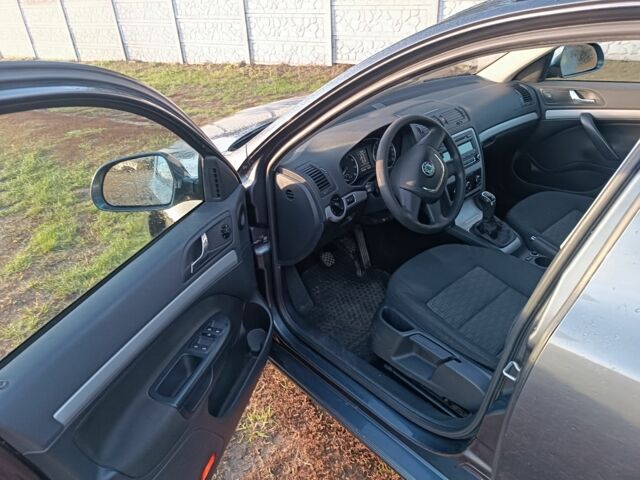 Серый Шкода Октавия, объемом двигателя 1.4 л и пробегом 235 тыс. км за 6200 $, фото 5 на Automoto.ua