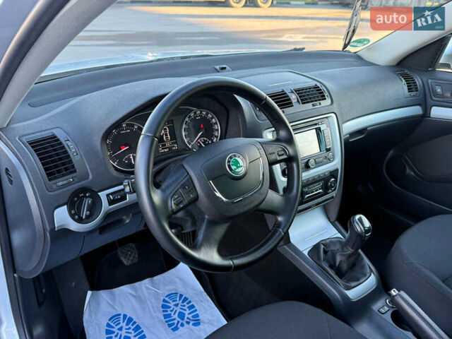 Серый Шкода Октавия, объемом двигателя 0 л и пробегом 147 тыс. км за 8499 $, фото 135 на Automoto.ua