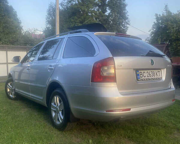 Шкода Октавия 2012 в Яворове на Automoto.ua Серый Шкода Октавия, объемом двигателя 1.6 л и пробегом 254 тыс. км за 8400 $, фото 5 на Automoto.ua