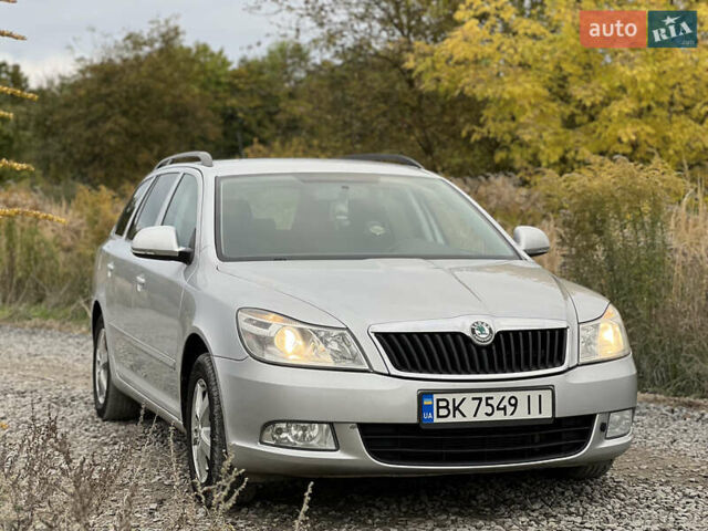 Серый Шкода Октавия, объемом двигателя 1.6 л и пробегом 284 тыс. км за 8900 $, фото 1 на Automoto.ua