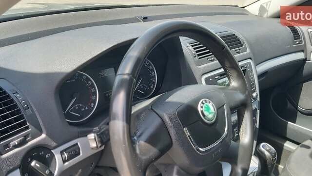 Серый Шкода Октавия, объемом двигателя 1.6 л и пробегом 270 тыс. км за 9100 $, фото 22 на Automoto.ua