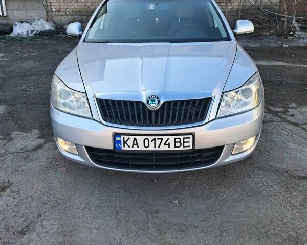 Серый Шкода Октавия, объемом двигателя 1.6 л и пробегом 252 тыс. км за 7500 $, фото 1 на Automoto.ua