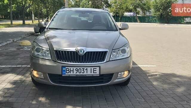 Серый Шкода Октавия, объемом двигателя 1.6 л и пробегом 270 тыс. км за 9100 $, фото 32 на Automoto.ua