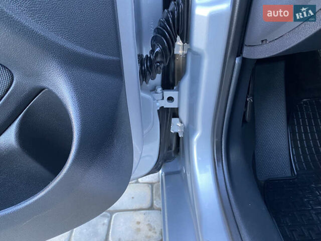 Серый Шкода Октавия, объемом двигателя 1.6 л и пробегом 225 тыс. км за 7999 $, фото 70 на Automoto.ua