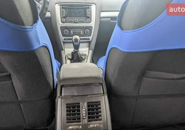 Сірий Шкода Октавія, об'ємом двигуна 1.6 л та пробігом 224 тис. км за 7800 $, фото 12 на Automoto.ua