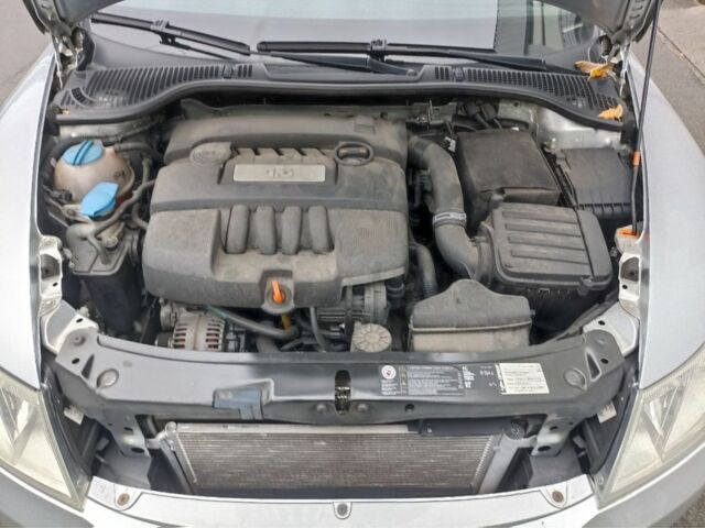 Шкода Октавия 2012 в Киеве на Automoto.ua Серый Шкода Октавия, объемом двигателя 1.6 л и пробегом 283 тыс. км за 7500 $, фото 4 на Automoto.ua