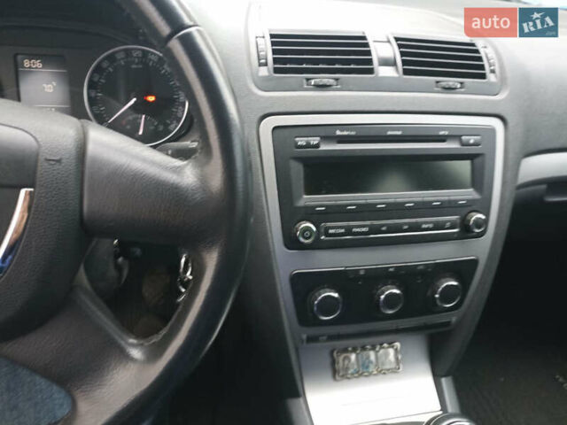 Шкода Октавия 2012 в Киеве на Automoto.ua Серый Шкода Октавия, объемом двигателя 1.6 л и пробегом 283 тыс. км за 7700 $, фото 9 на Automoto.ua