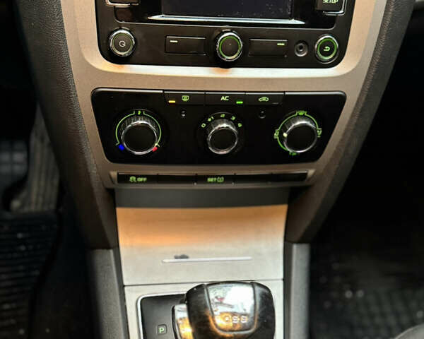 Серый Шкода Октавия, объемом двигателя 1.6 л и пробегом 273 тыс. км за 8300 $, фото 8 на Automoto.ua