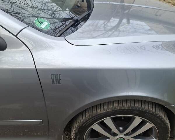 Серый Шкода Октавия, объемом двигателя 1.6 л и пробегом 195 тыс. км за 8950 $, фото 2 на Automoto.ua