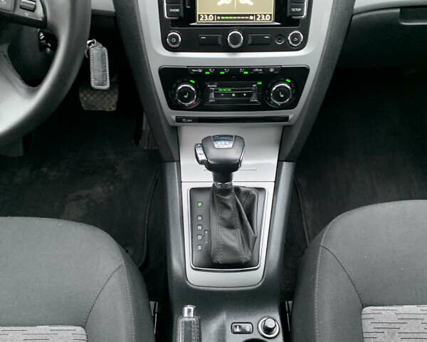 Сірий Шкода Октавія, об'ємом двигуна 1.97 л та пробігом 241 тис. км за 9800 $, фото 18 на Automoto.ua