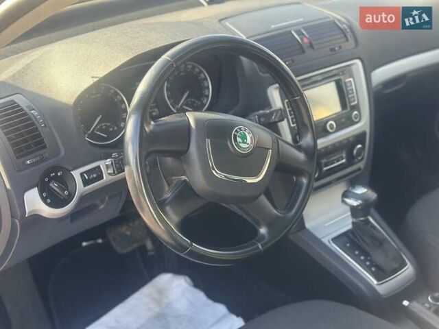 Серый Шкода Октавия, объемом двигателя 1.99 л и пробегом 257 тыс. км за 10600 $, фото 7 на Automoto.ua