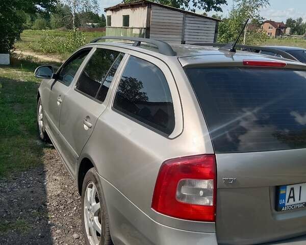 Серый Шкода Октавия, объемом двигателя 1.6 л и пробегом 260 тыс. км за 8000 $, фото 1 на Automoto.ua