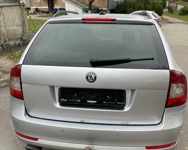 Серый Шкода Октавия, объемом двигателя 1.6 л и пробегом 230 тыс. км за 8500 $, фото 4 на Automoto.ua