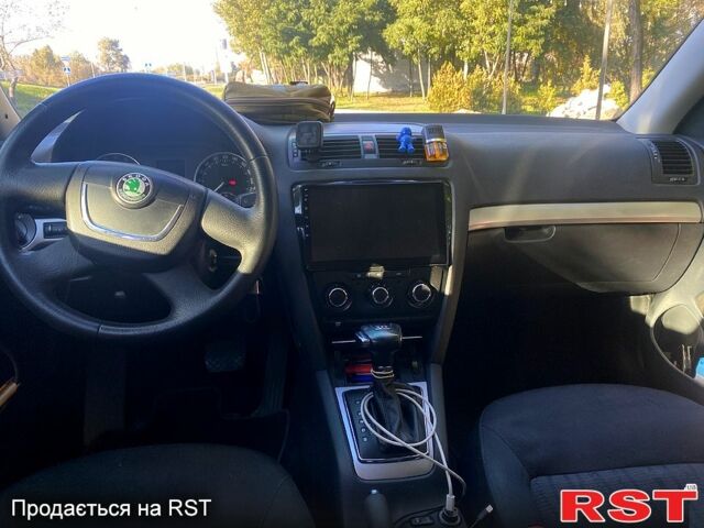 Серый Шкода Октавия, объемом двигателя 2 л и пробегом 369 тыс. км за 7900 $, фото 7 на Automoto.ua